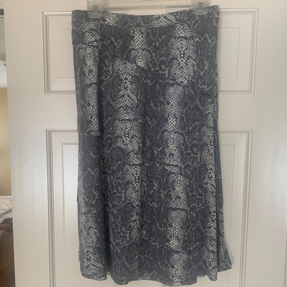 2/$25 Snakeskin pattern skirt - grey/white